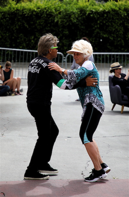 Old Timers dancing SM WEB